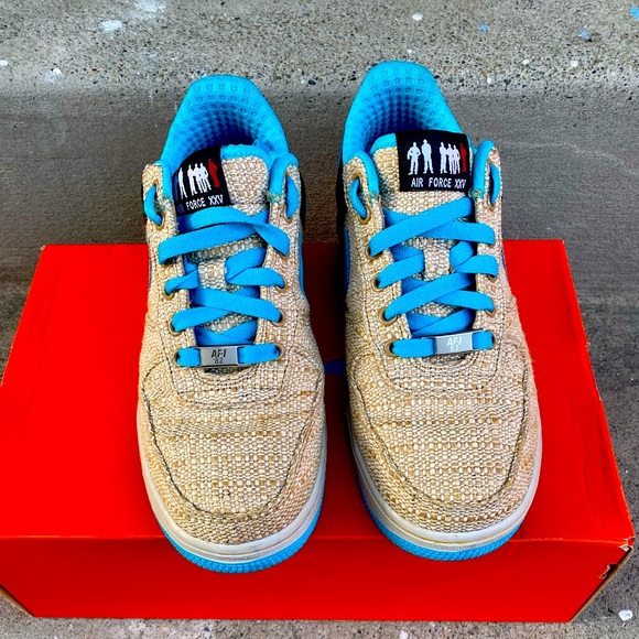 Air Force 1 Premium - Picture 3 of 6